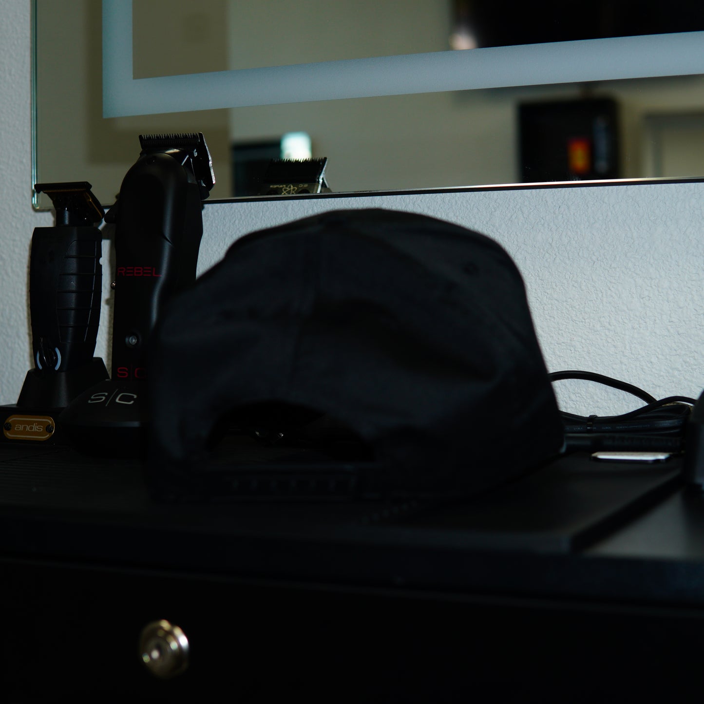 Smoove's Hair Gallery Barbershop Logo Black Snapback Hat